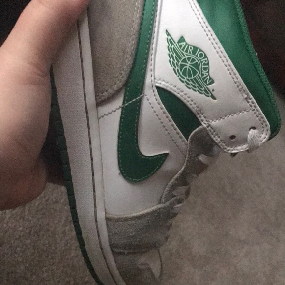 Jordan 1 mid grey greens *great condition* *lightly used* - Picture 3 of 4